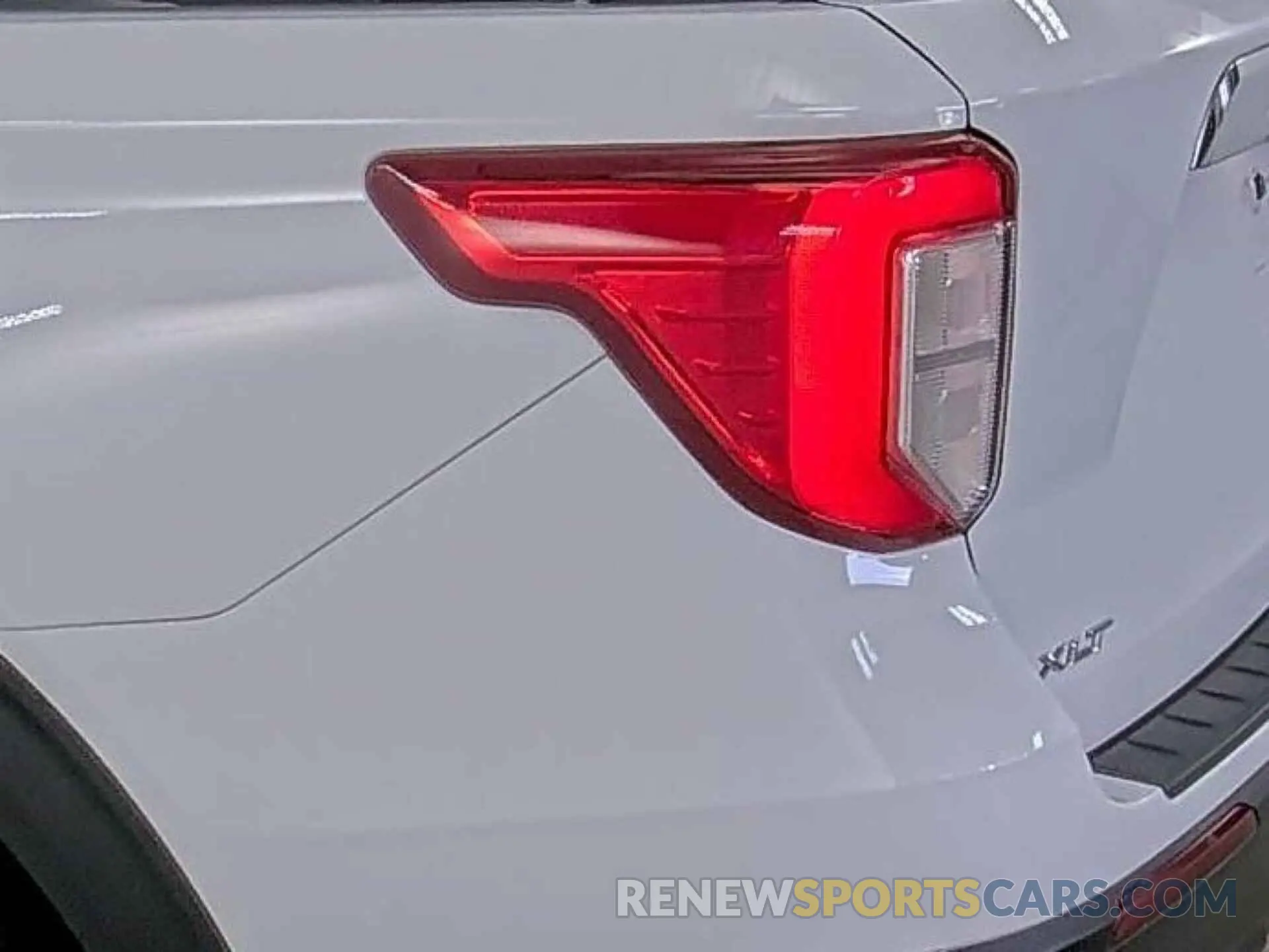 17 Photograph of a damaged car 1FMSK8DH8MGA87642 FORD EXPLORER 2021