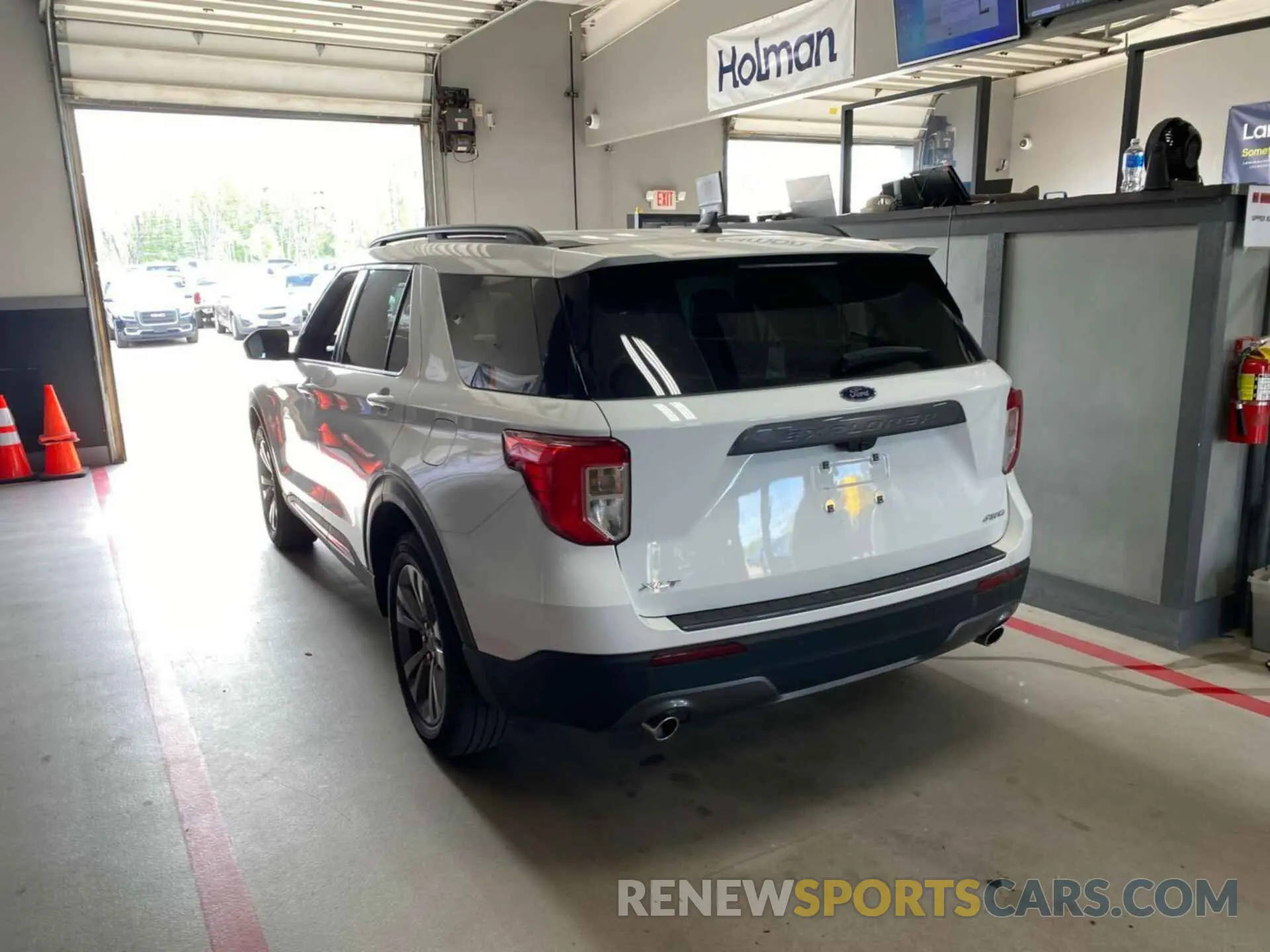 4 Photograph of a damaged car 1FMSK8DH8MGC01977 FORD EXPLORER 2021