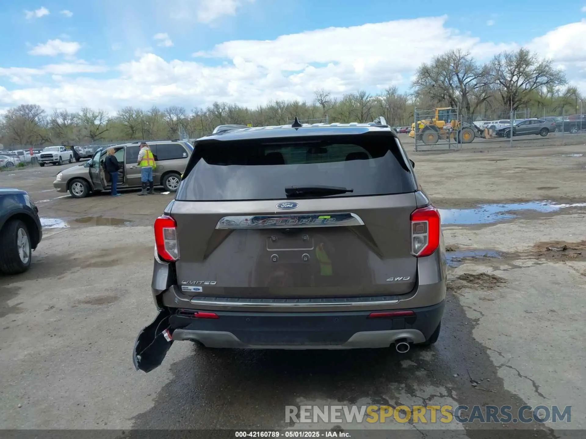 17 Photograph of a damaged car 1FMSK8FH4MGB72622 FORD EXPLORER 2021