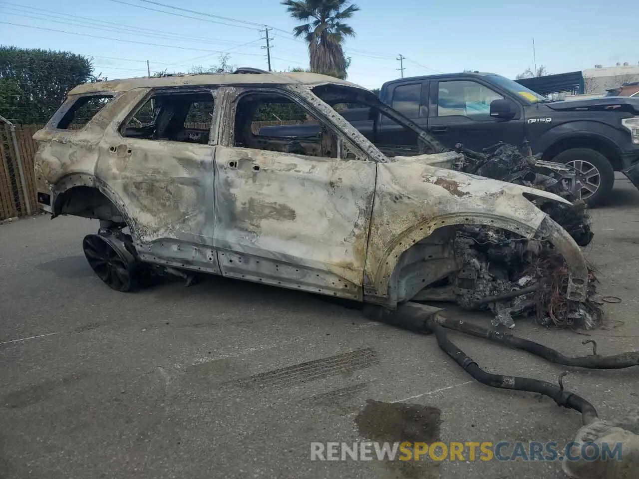 4 Photograph of a damaged car 1FMSK8FH8MGB52096 FORD EXPLORER 2021