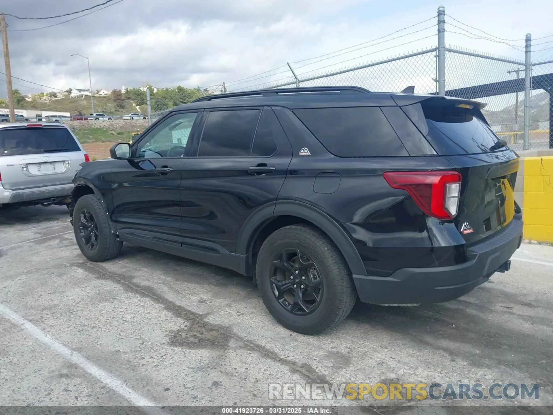 3 Photograph of a damaged car 1FMSK8JH2MGC09562 FORD EXPLORER 2021