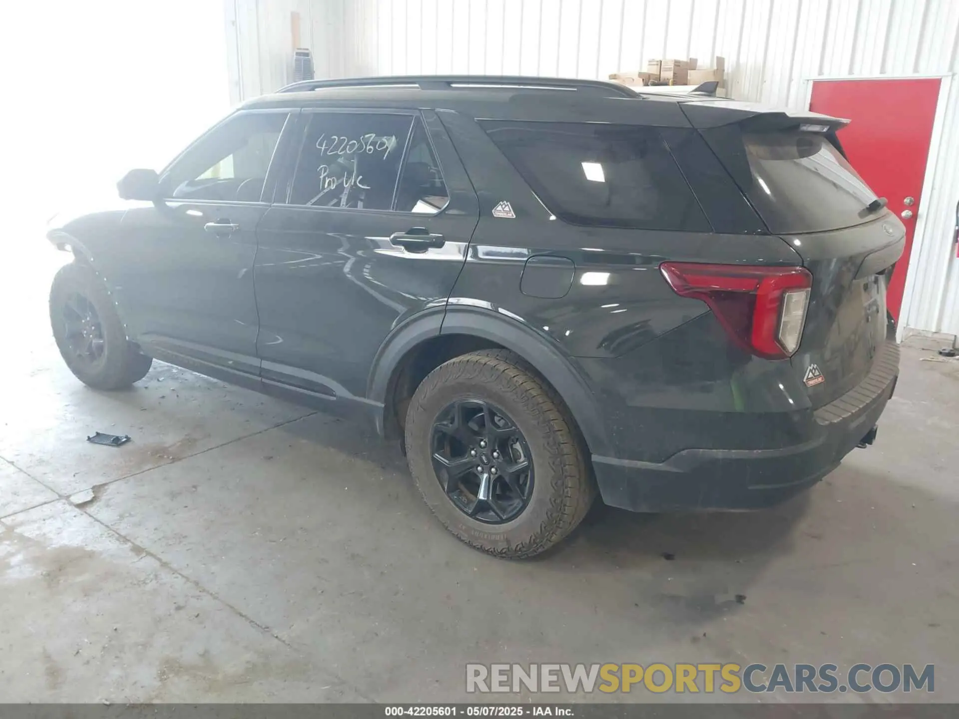 3 Photograph of a damaged car 1FMSK8JH9MGC36063 FORD EXPLORER 2021