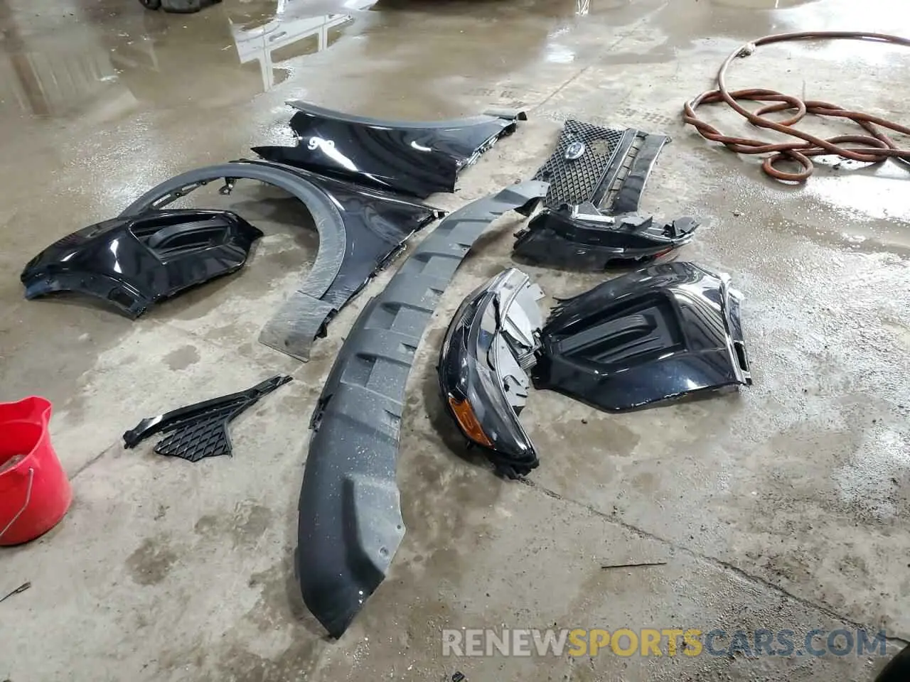 13 Photograph of a damaged car 1FM5K8AB0NGB80220 FORD EXPLORER 2022