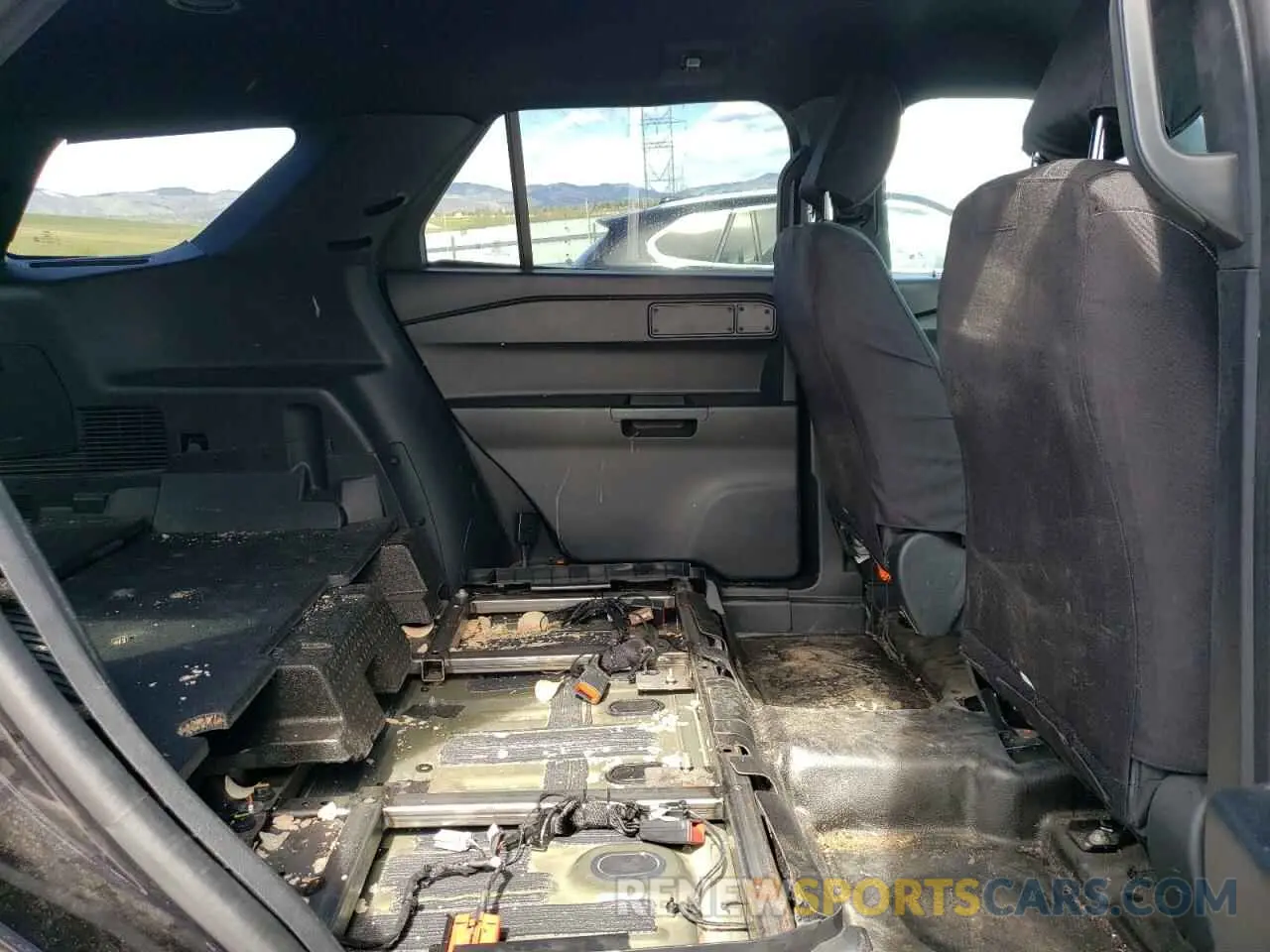 11 Photograph of a damaged car 1FM5K8AB1NGB76662 FORD EXPLORER 2022