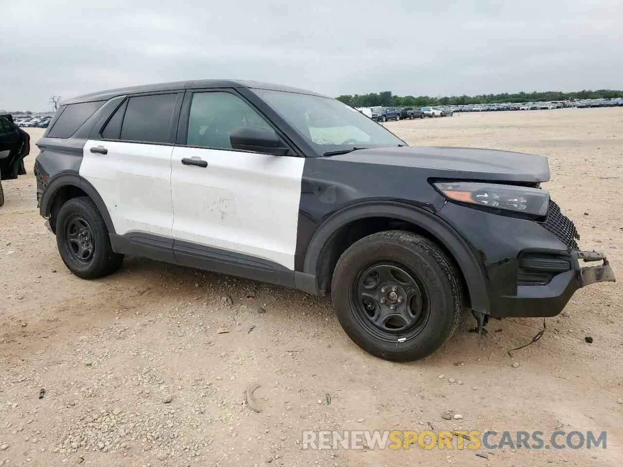 4 Photograph of a damaged car 1FM5K8AB1NGC24418 FORD EXPLORER 2022