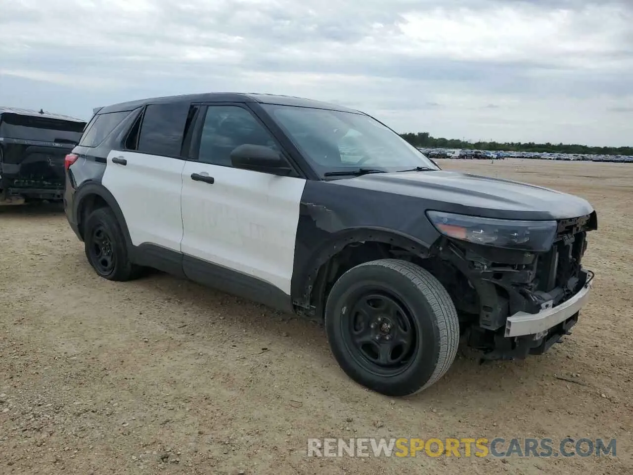 4 Photograph of a damaged car 1FM5K8AB3NGA49086 FORD EXPLORER 2022