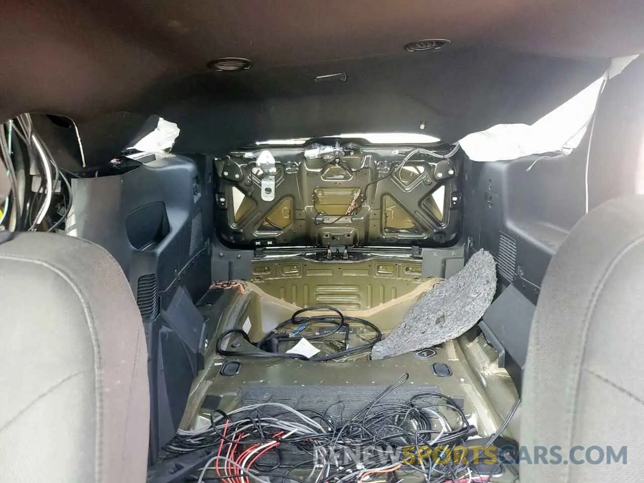 10 Photograph of a damaged car 1FM5K8AB3NGC36182 FORD EXPLORER 2022