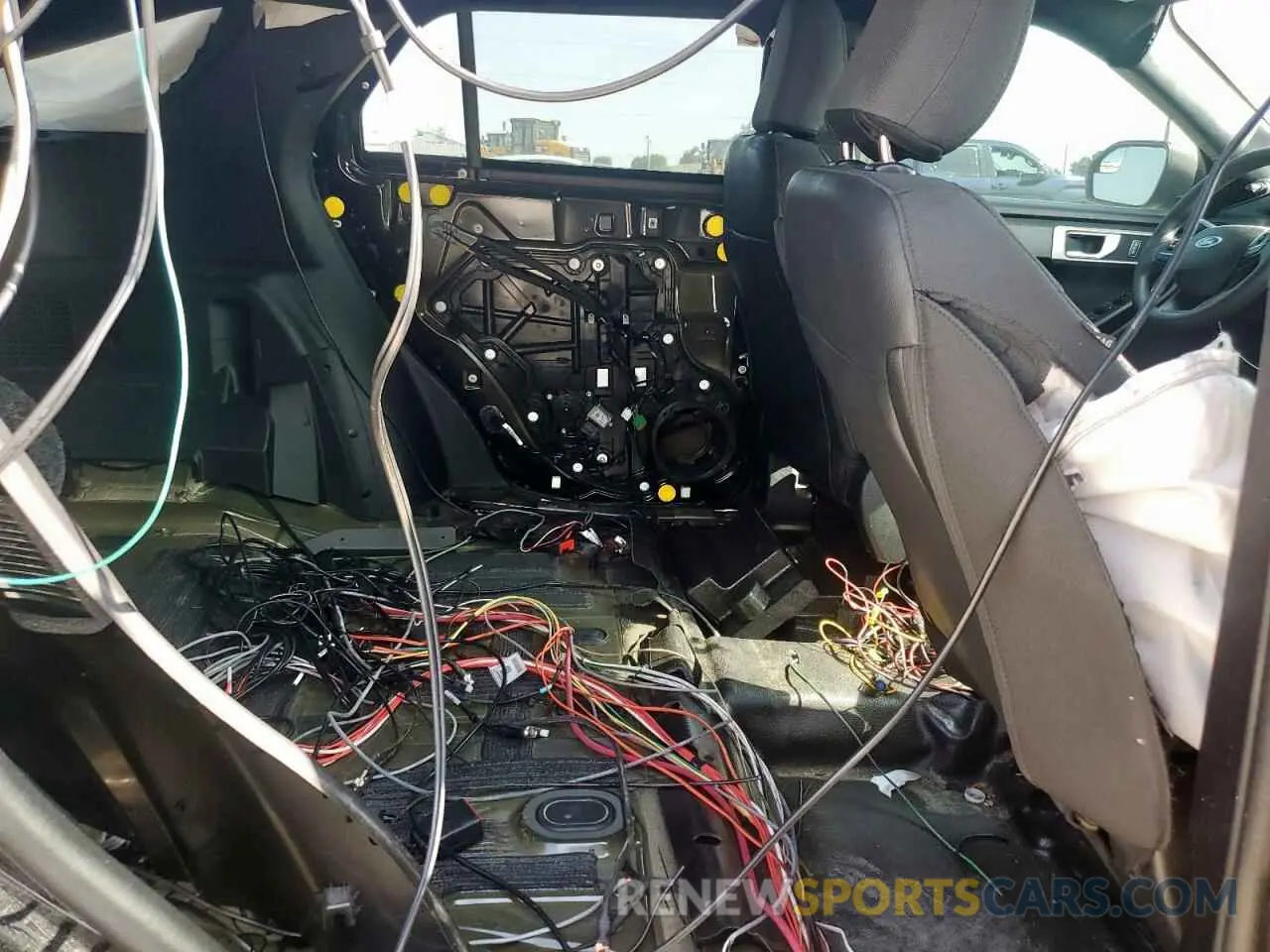 11 Photograph of a damaged car 1FM5K8AB3NGC36182 FORD EXPLORER 2022