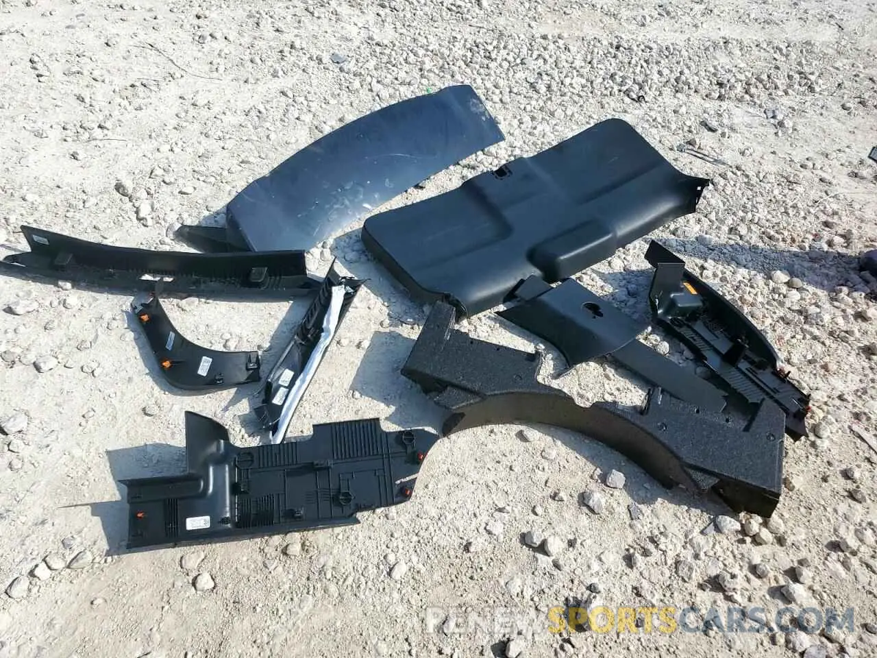 13 Photograph of a damaged car 1FM5K8AB3NGC36182 FORD EXPLORER 2022