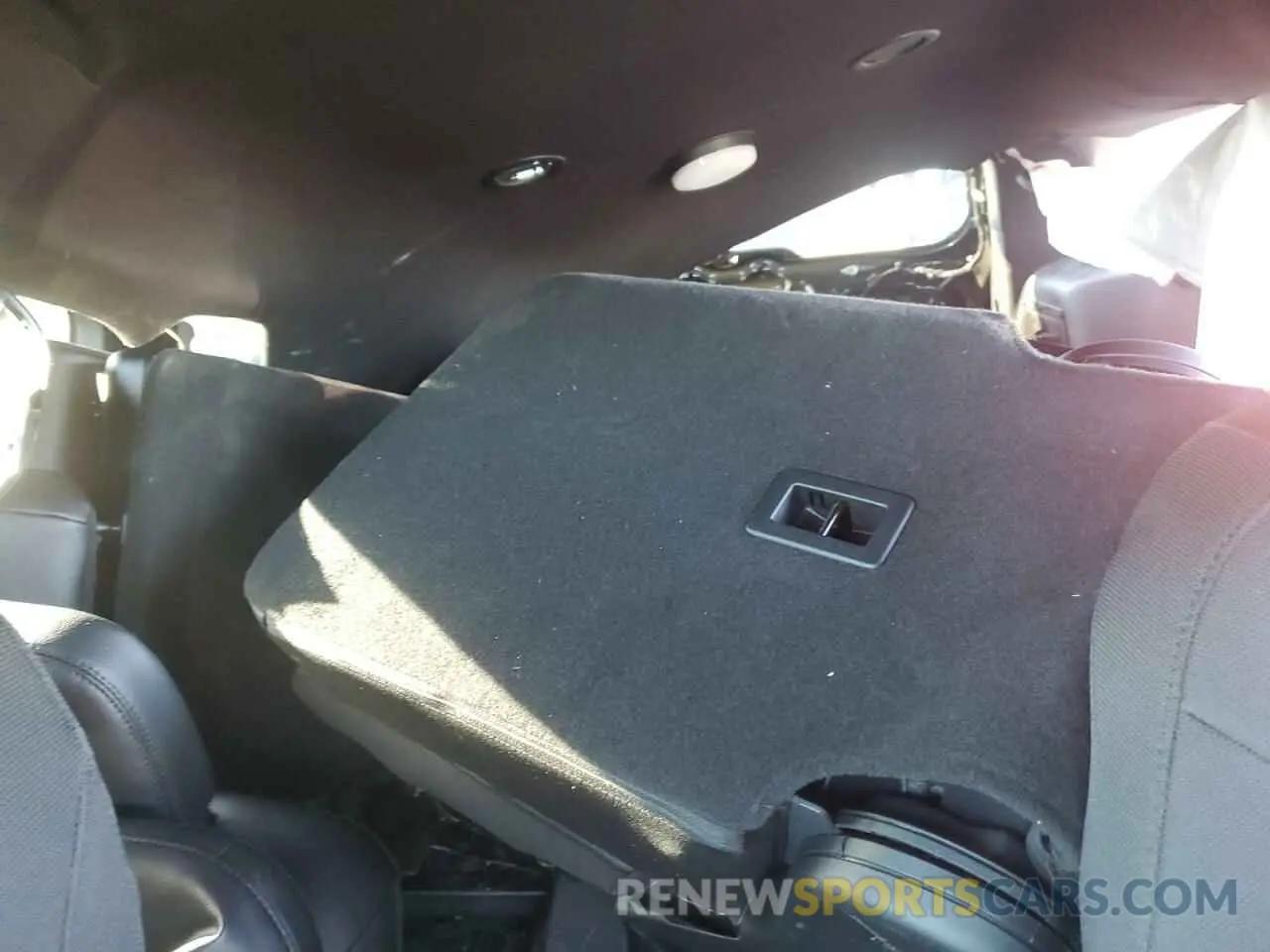 10 Photograph of a damaged car 1FM5K8AB7NGB49160 FORD EXPLORER 2022