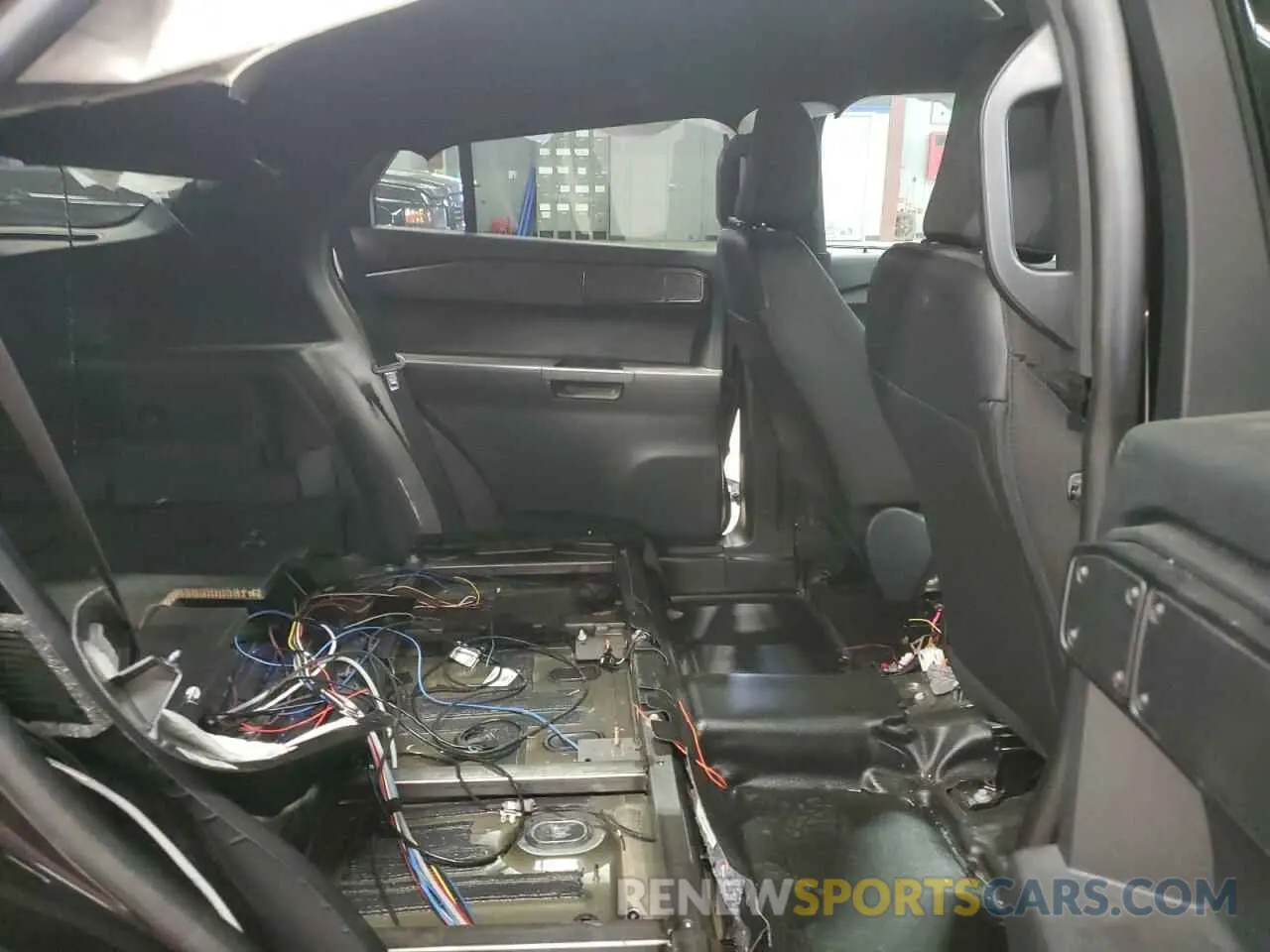 11 Photograph of a damaged car 1FM5K8AB9NGB51900 FORD EXPLORER 2022