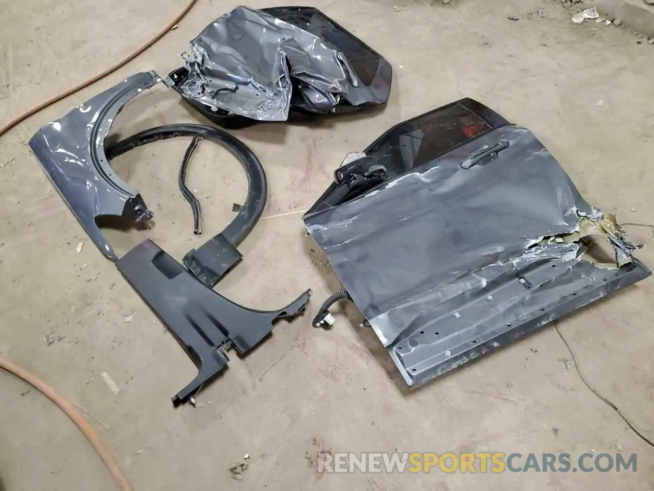 13 Photograph of a damaged car 1FM5K8GC5NGB89883 FORD EXPLORER 2022