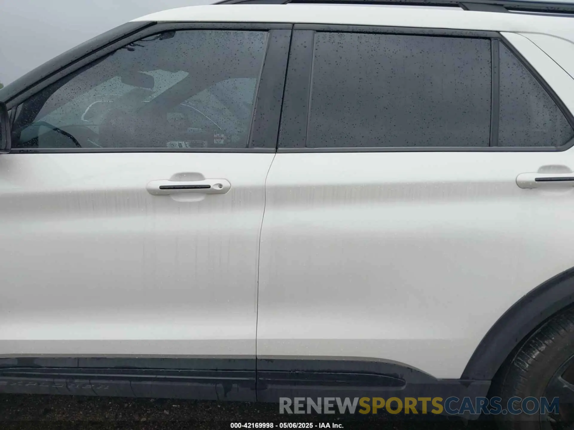 14 Photograph of a damaged car 1FM5K8GC8NGA21381 FORD EXPLORER 2022