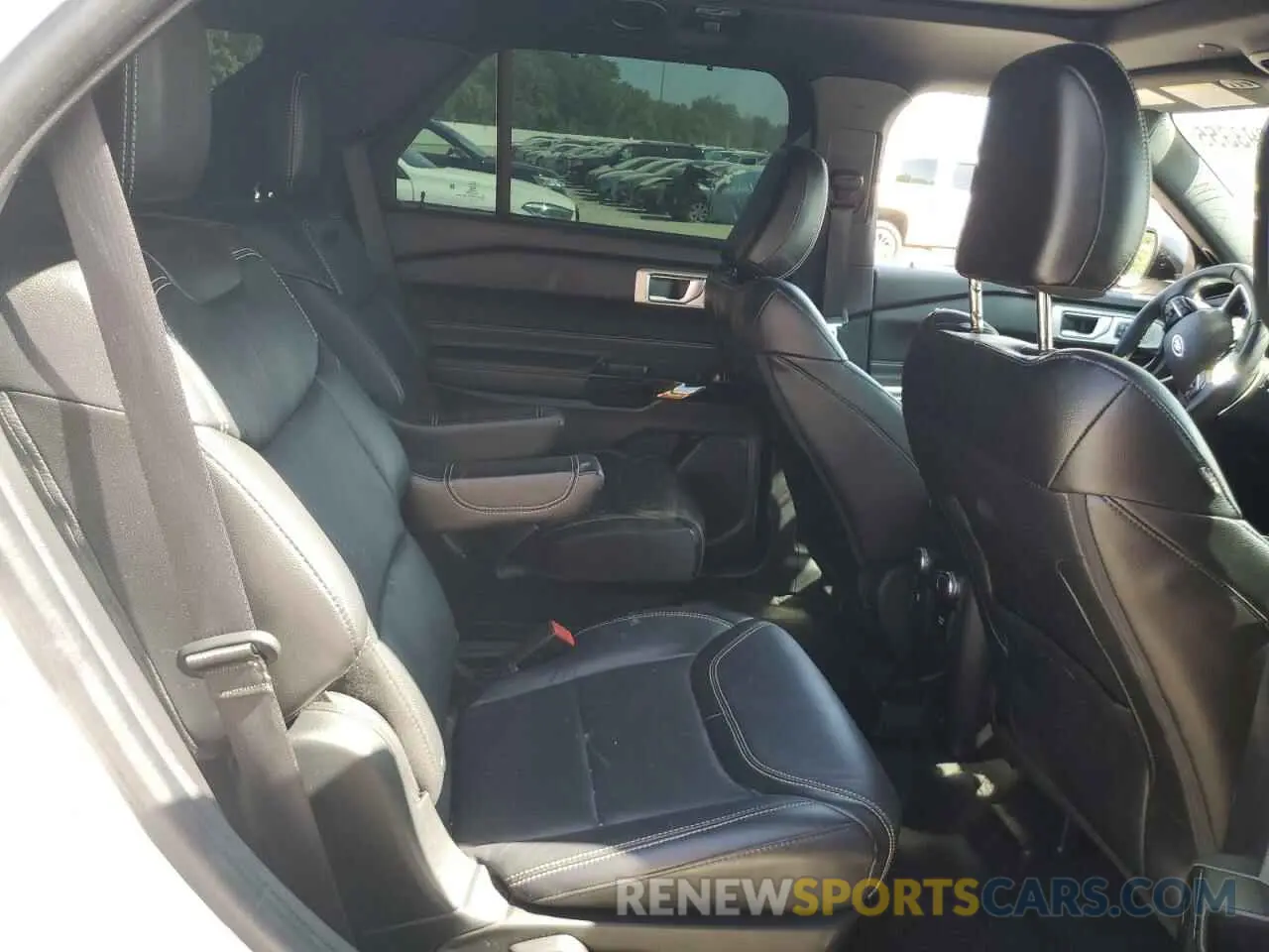 11 Photograph of a damaged car 1FM5K8GC8NGB14515 FORD EXPLORER 2022
