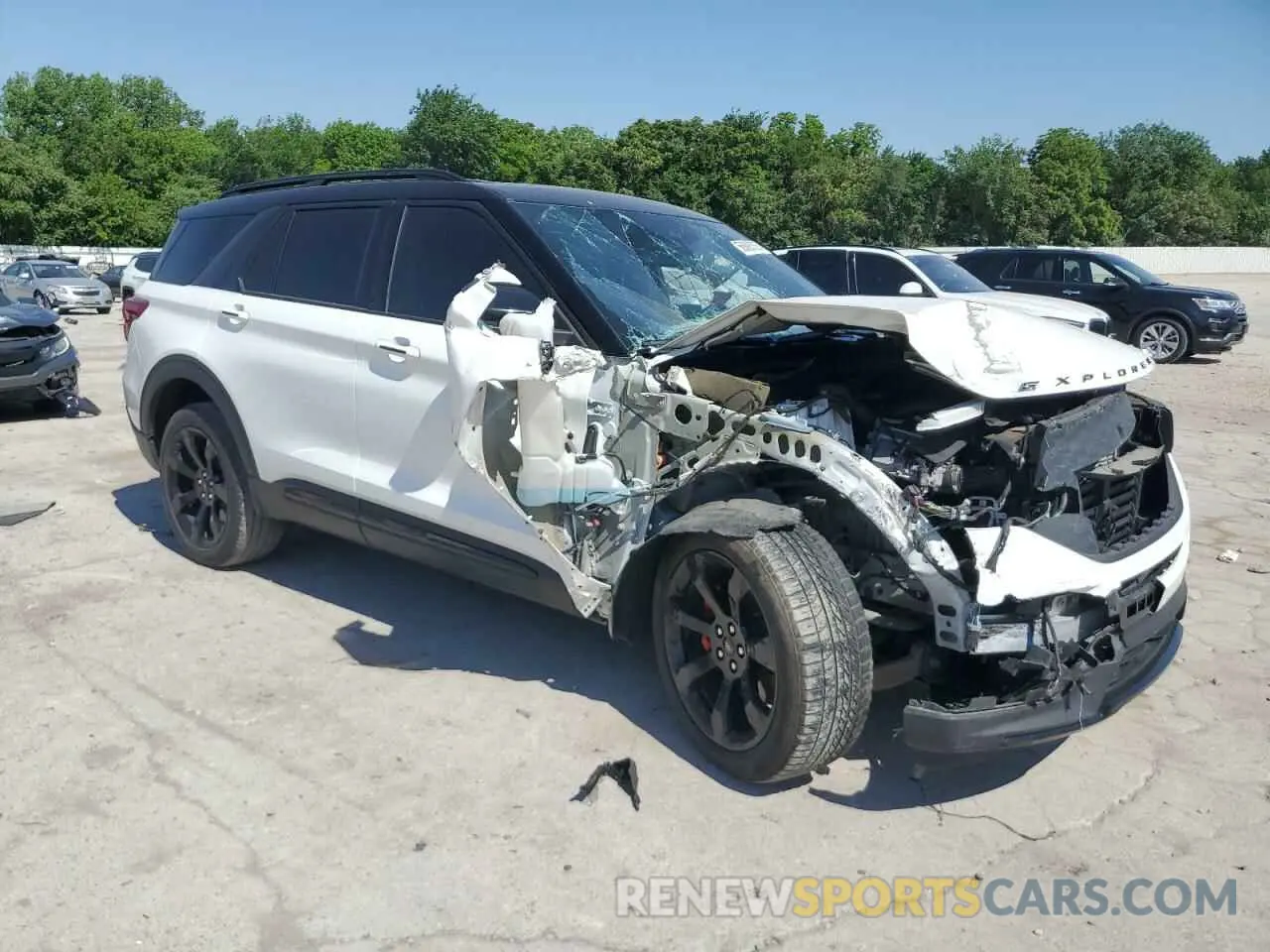 4 Photograph of a damaged car 1FM5K8GC8NGB14515 FORD EXPLORER 2022