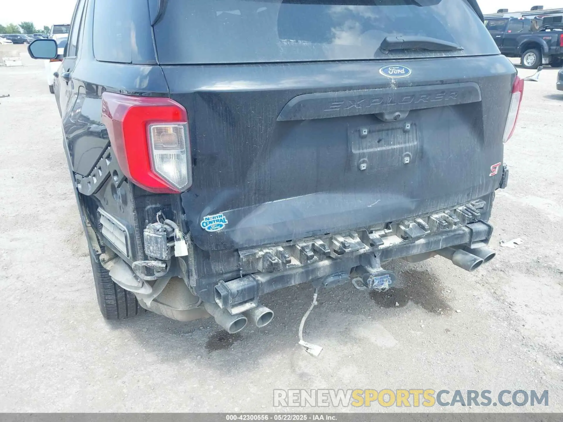 6 Photograph of a damaged car 1FM5K8GCXNGC49592 FORD EXPLORER 2022