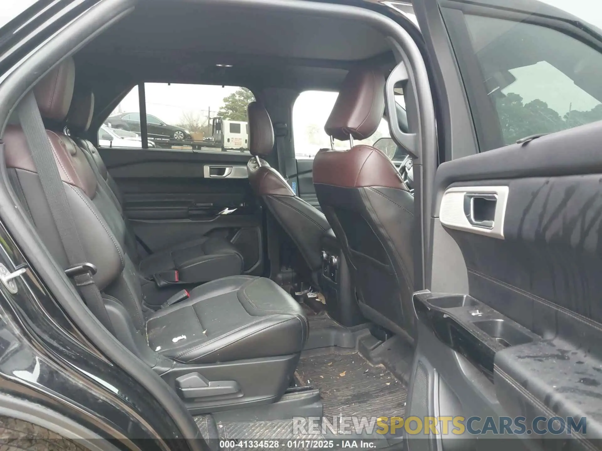 8 Photograph of a damaged car 1FM5K8HC5NGA35754 FORD EXPLORER 2022