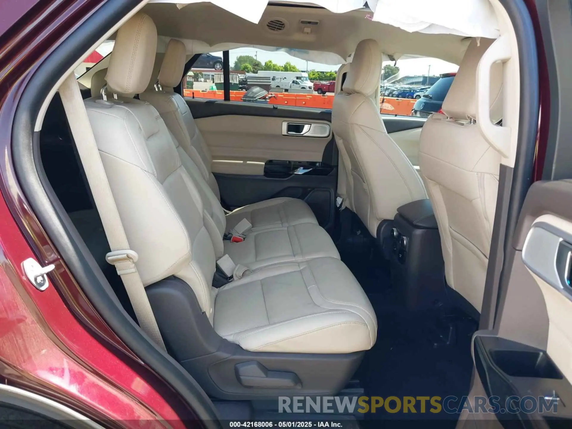 8 Photograph of a damaged car 1FM5K8HC7NGA22360 FORD EXPLORER 2022
