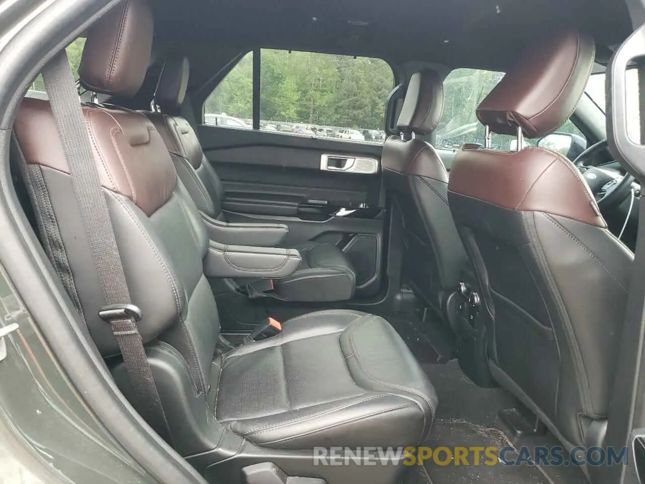 11 Photograph of a damaged car 1FM5K8HW0NNA08189 FORD EXPLORER 2022