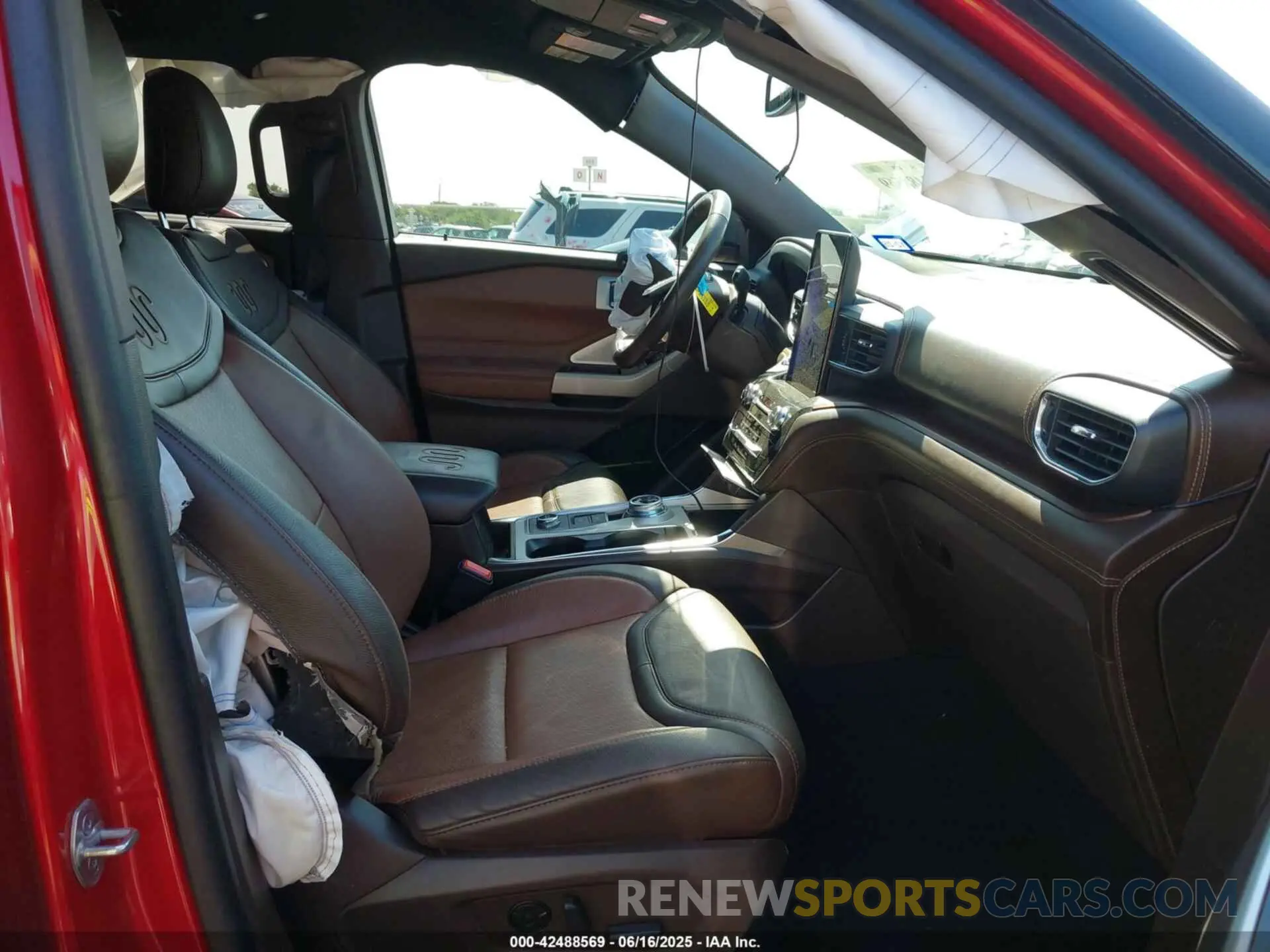 5 Photograph of a damaged car 1FM5K8LC7NGA25038 FORD EXPLORER 2022