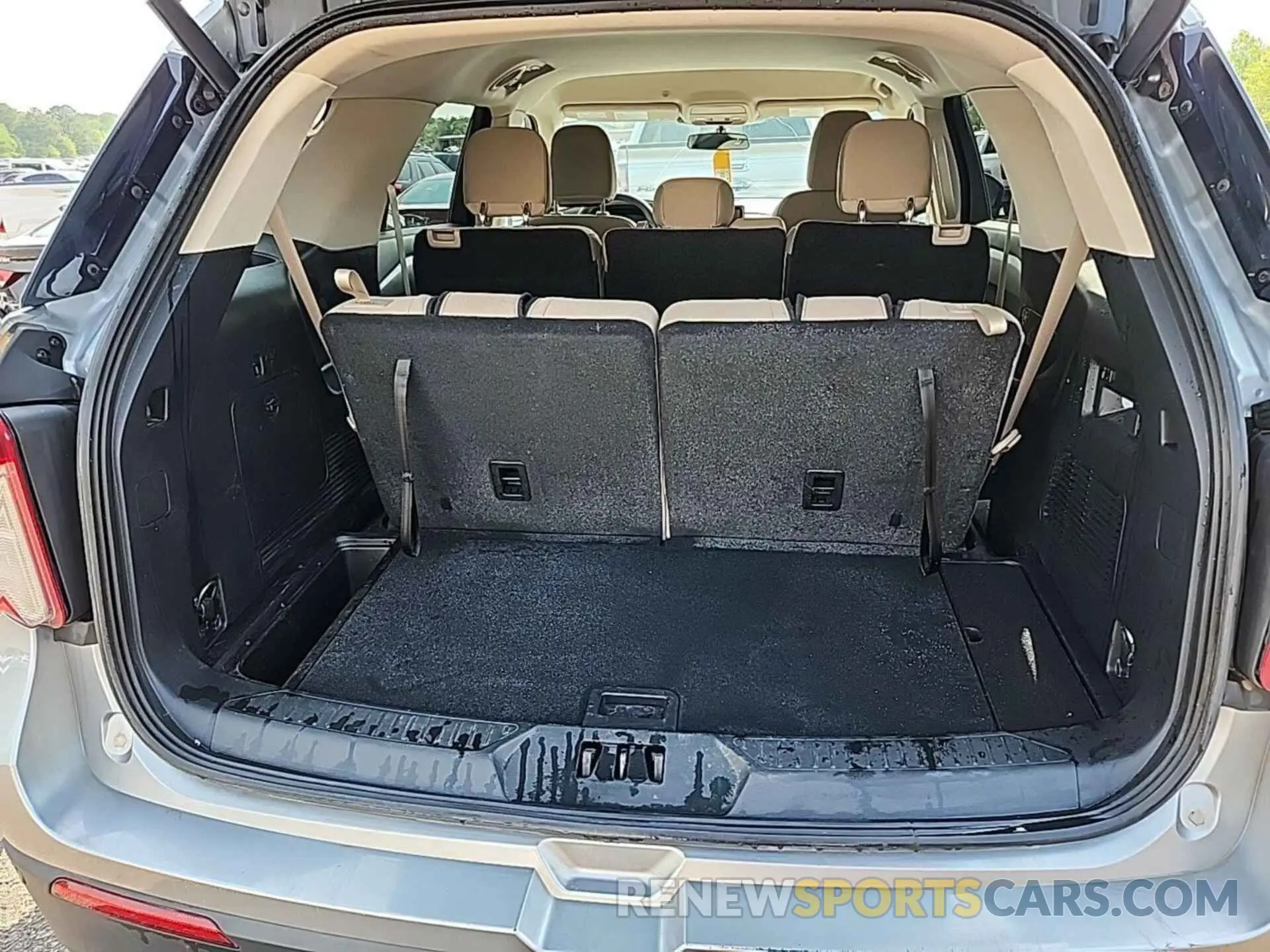 24 Photograph of a damaged car 1FMSK7BH9NGB29847 FORD EXPLORER 2022