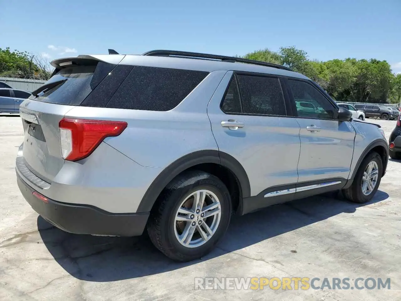 3 Photograph of a damaged car 1FMSK7DH0NGA45039 FORD EXPLORER 2022