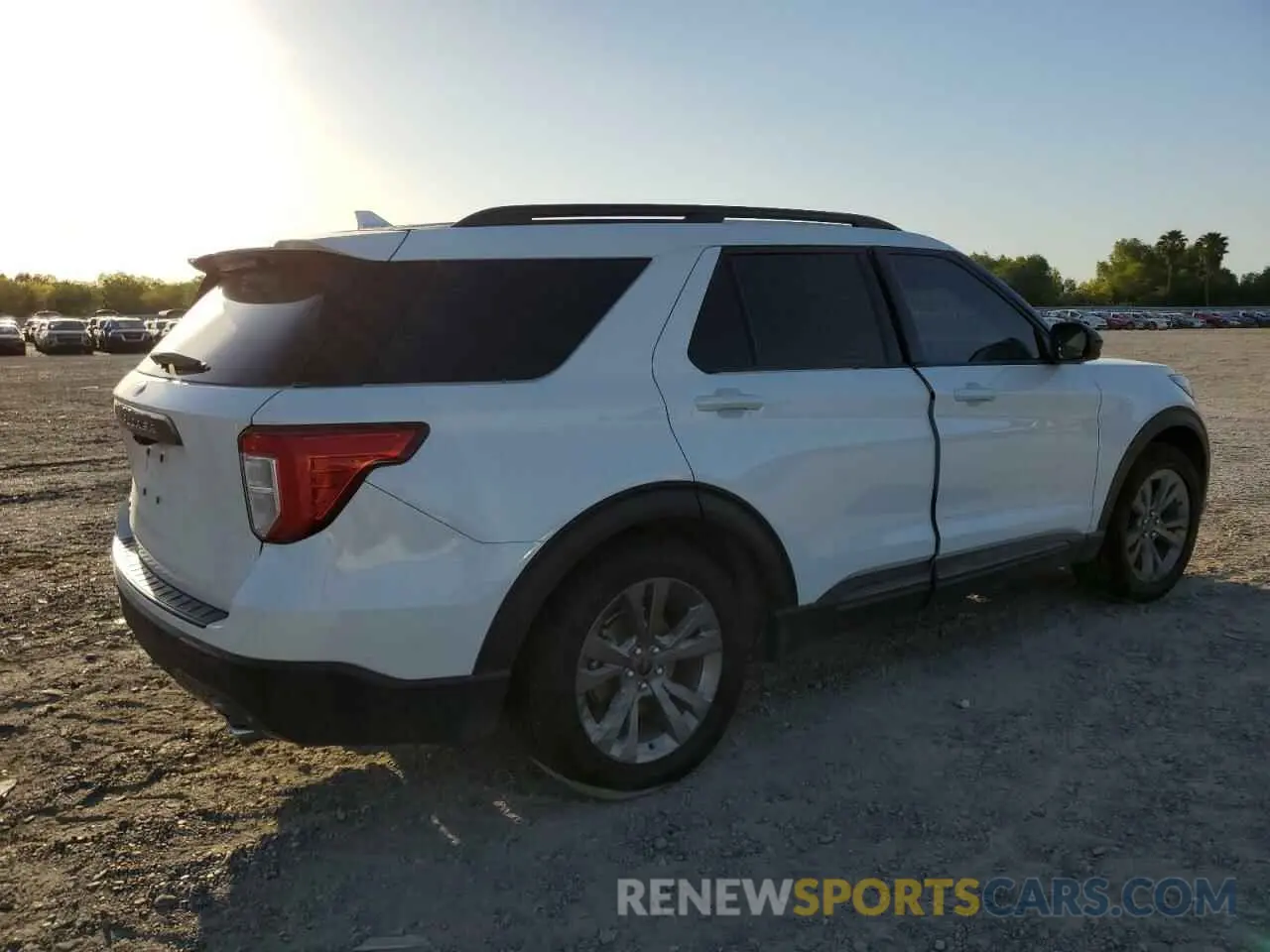 3 Photograph of a damaged car 1FMSK7DH0NGB70476 FORD EXPLORER 2022