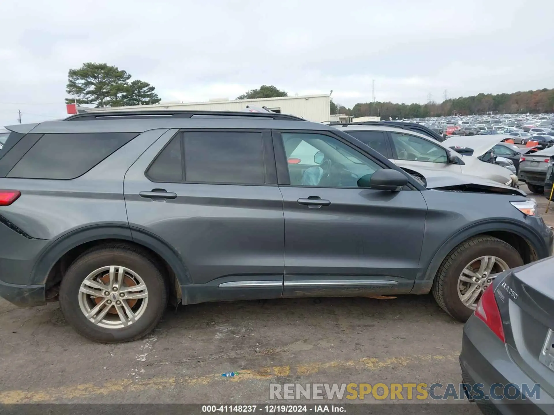 13 Photograph of a damaged car 1FMSK7DH0NGB82790 FORD EXPLORER 2022