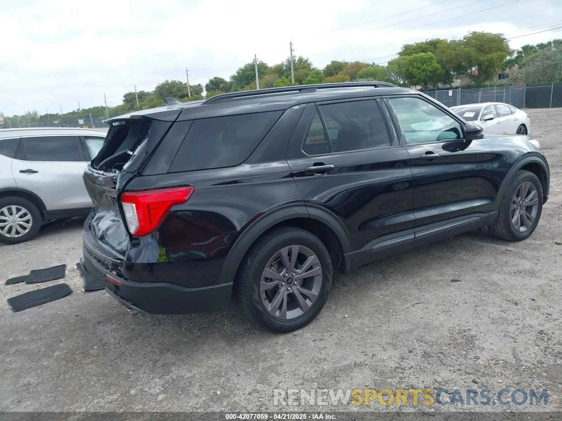 4 Photograph of a damaged car 1FMSK7DH0NGB99721 FORD EXPLORER 2022