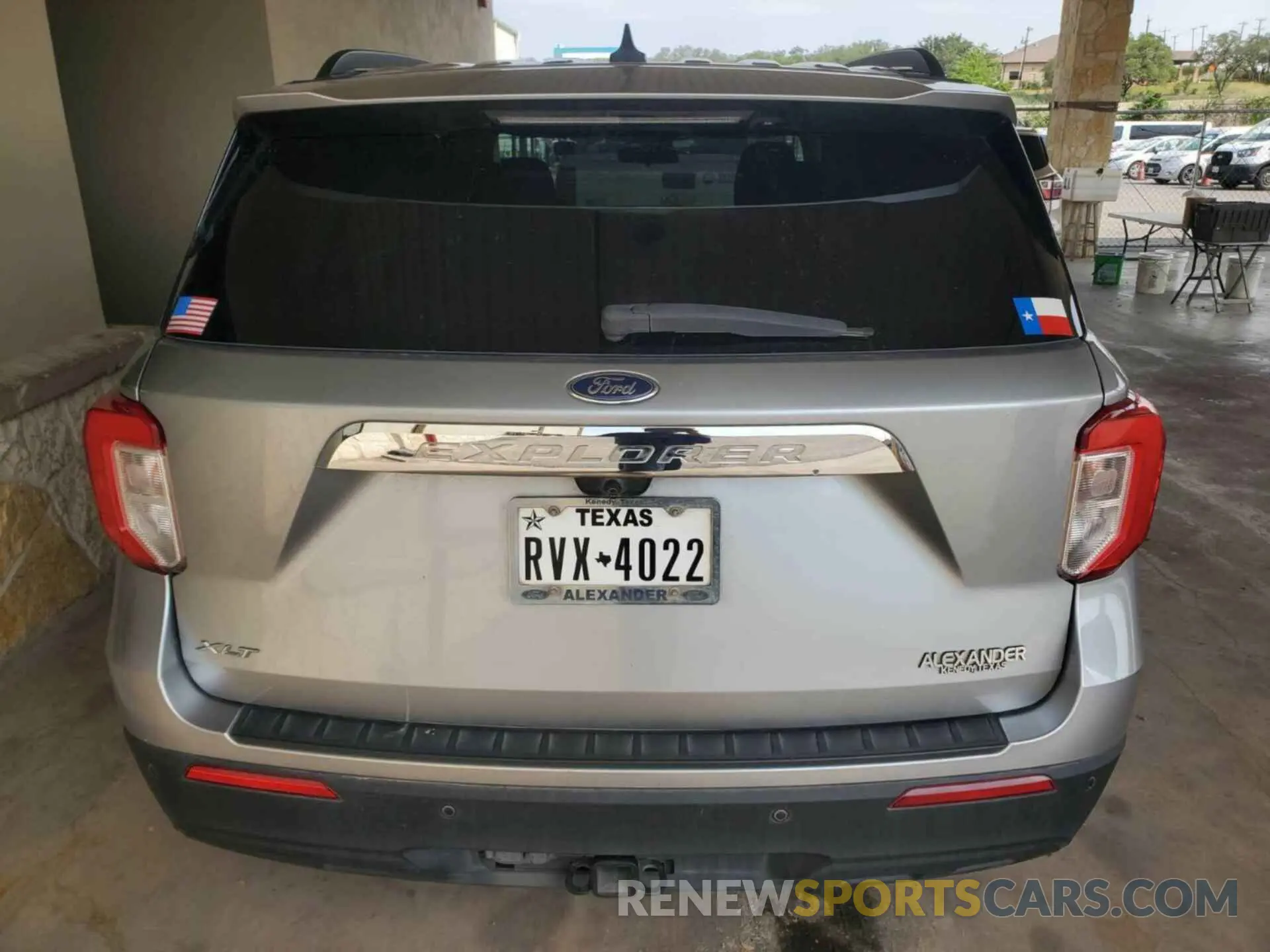 2 Photograph of a damaged car 1FMSK7DH1NGB20038 FORD EXPLORER 2022