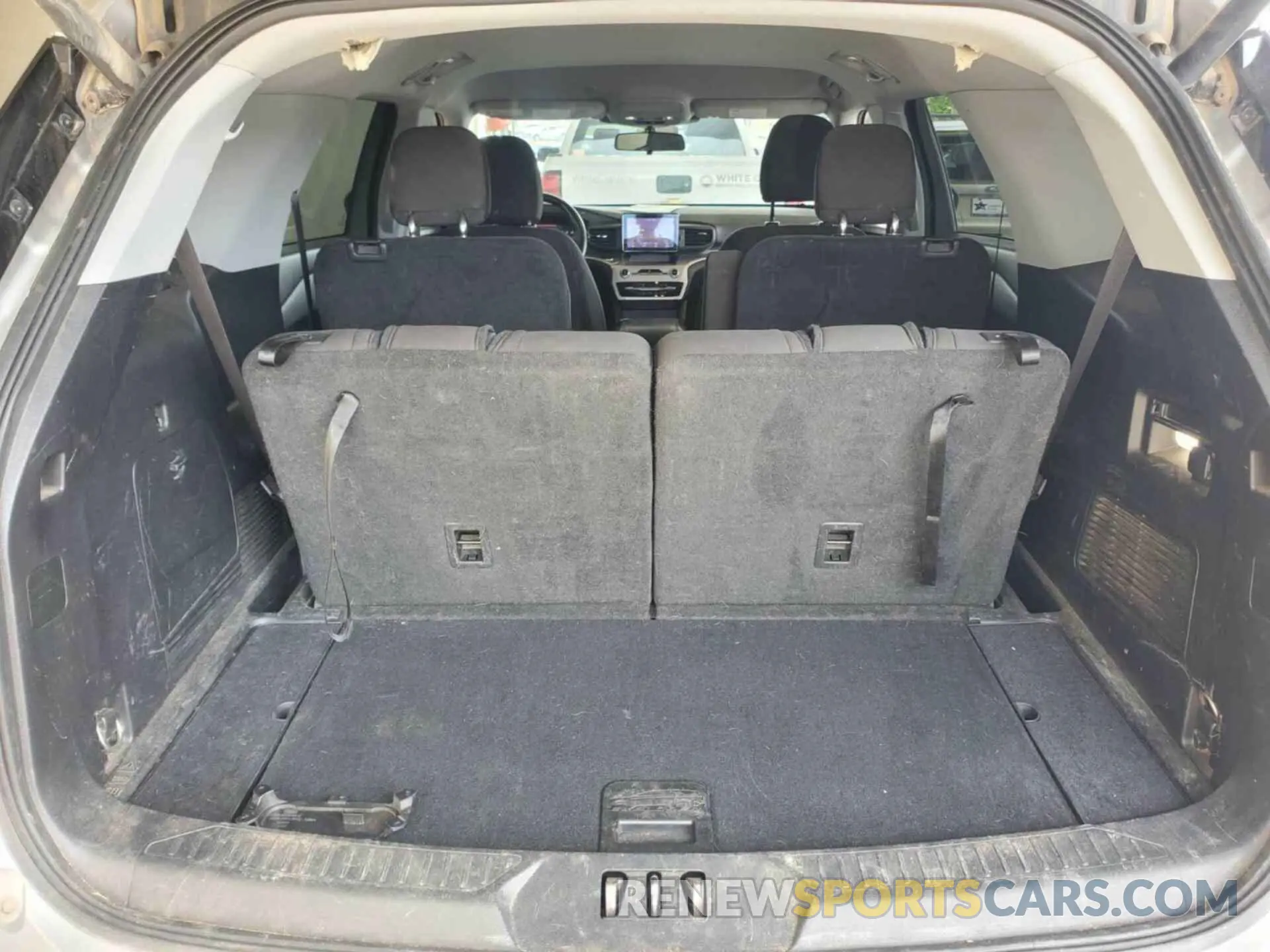6 Photograph of a damaged car 1FMSK7DH1NGB20038 FORD EXPLORER 2022