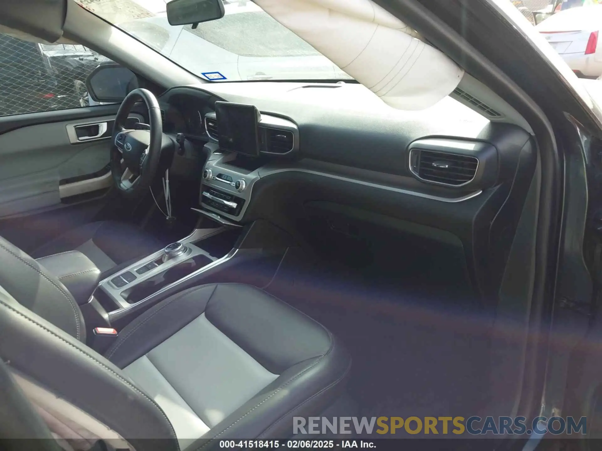 5 Photograph of a damaged car 1FMSK7DH3NGA14352 FORD EXPLORER 2022