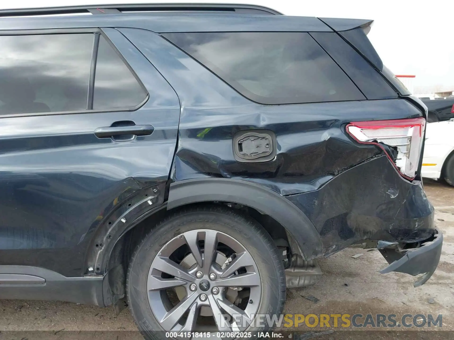 6 Photograph of a damaged car 1FMSK7DH3NGA14352 FORD EXPLORER 2022
