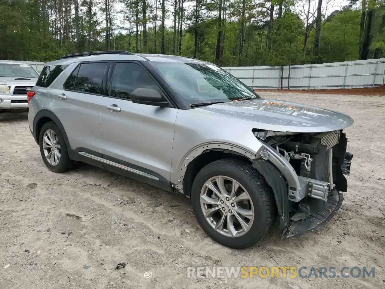 4 Photograph of a damaged car 1FMSK7DH4NGA80828 FORD EXPLORER 2022