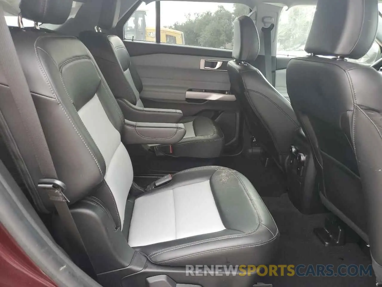 11 Photograph of a damaged car 1FMSK7DH6NGA63920 FORD EXPLORER 2022