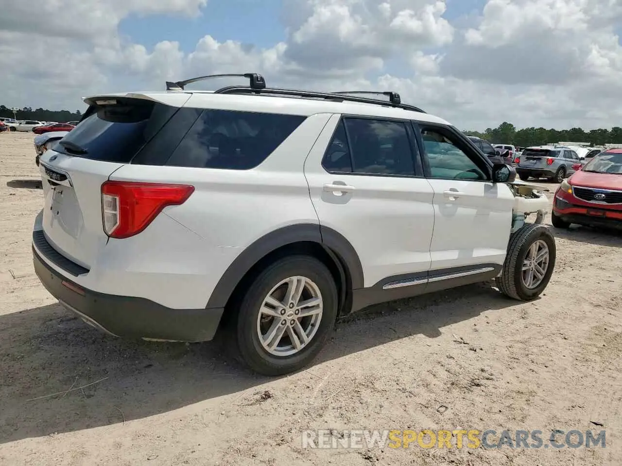 3 Photograph of a damaged car 1FMSK7DH6NGB06149 FORD EXPLORER 2022