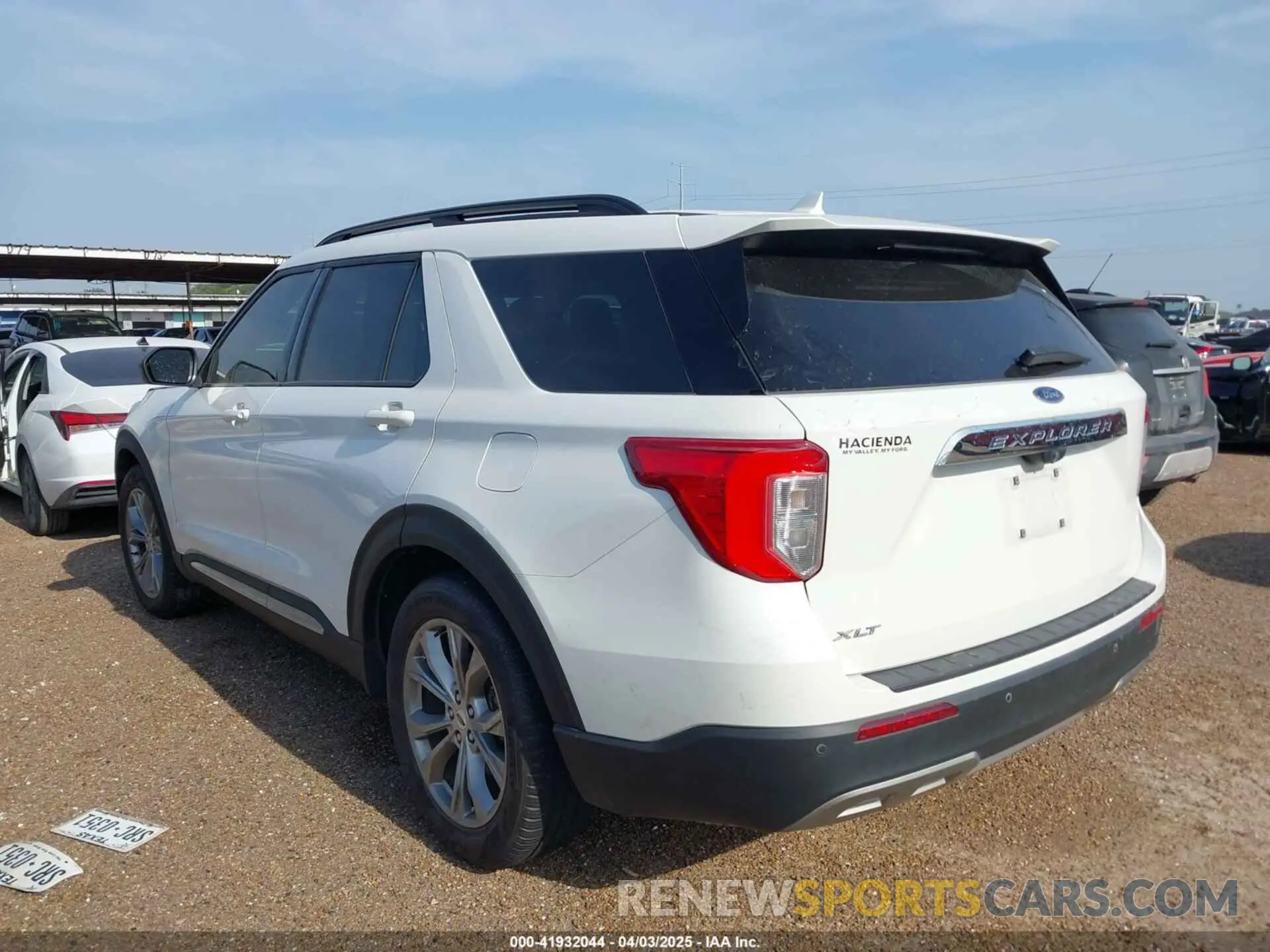 3 Photograph of a damaged car 1FMSK7DH6NGC49022 FORD EXPLORER 2022