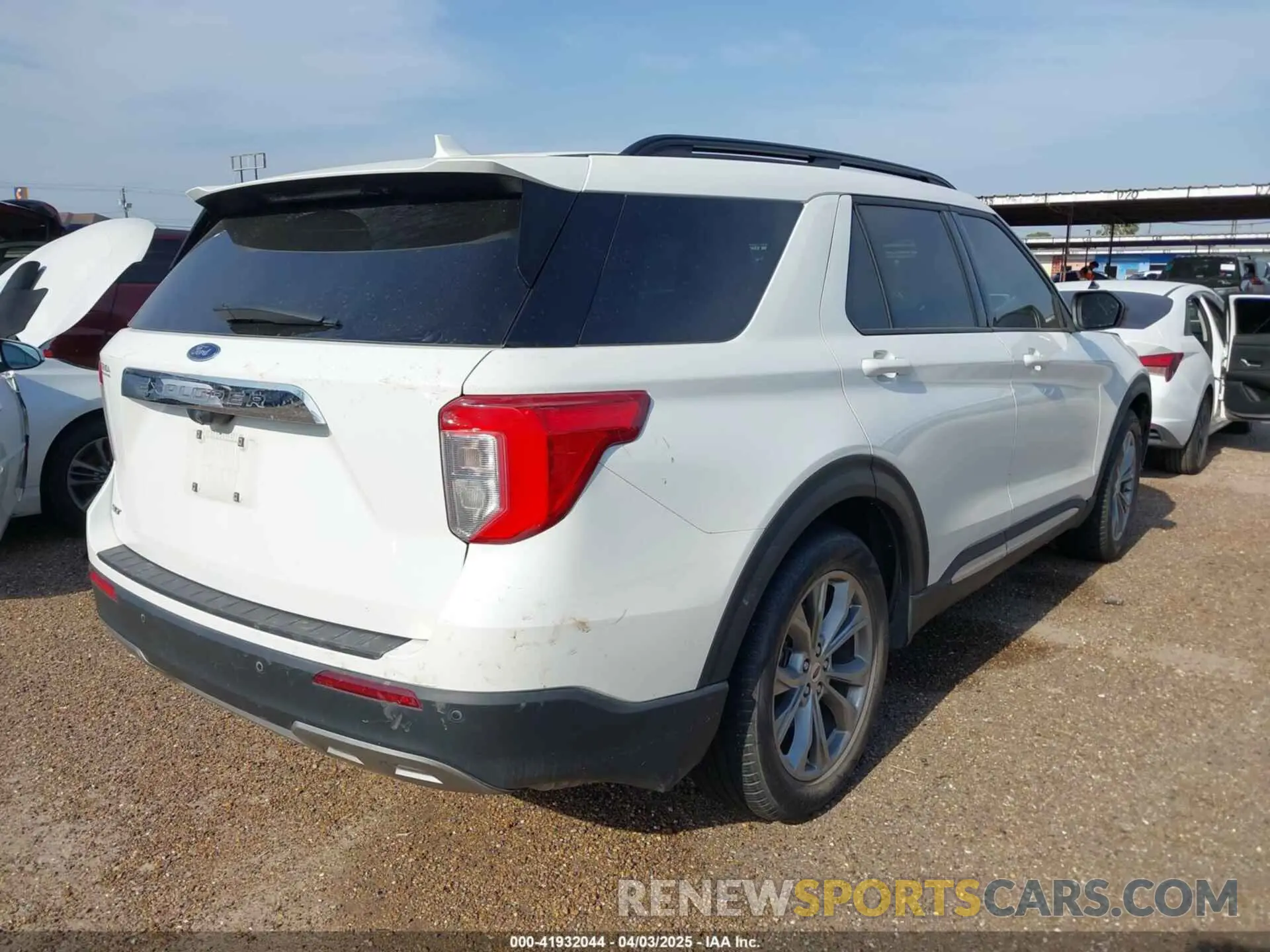 4 Photograph of a damaged car 1FMSK7DH6NGC49022 FORD EXPLORER 2022