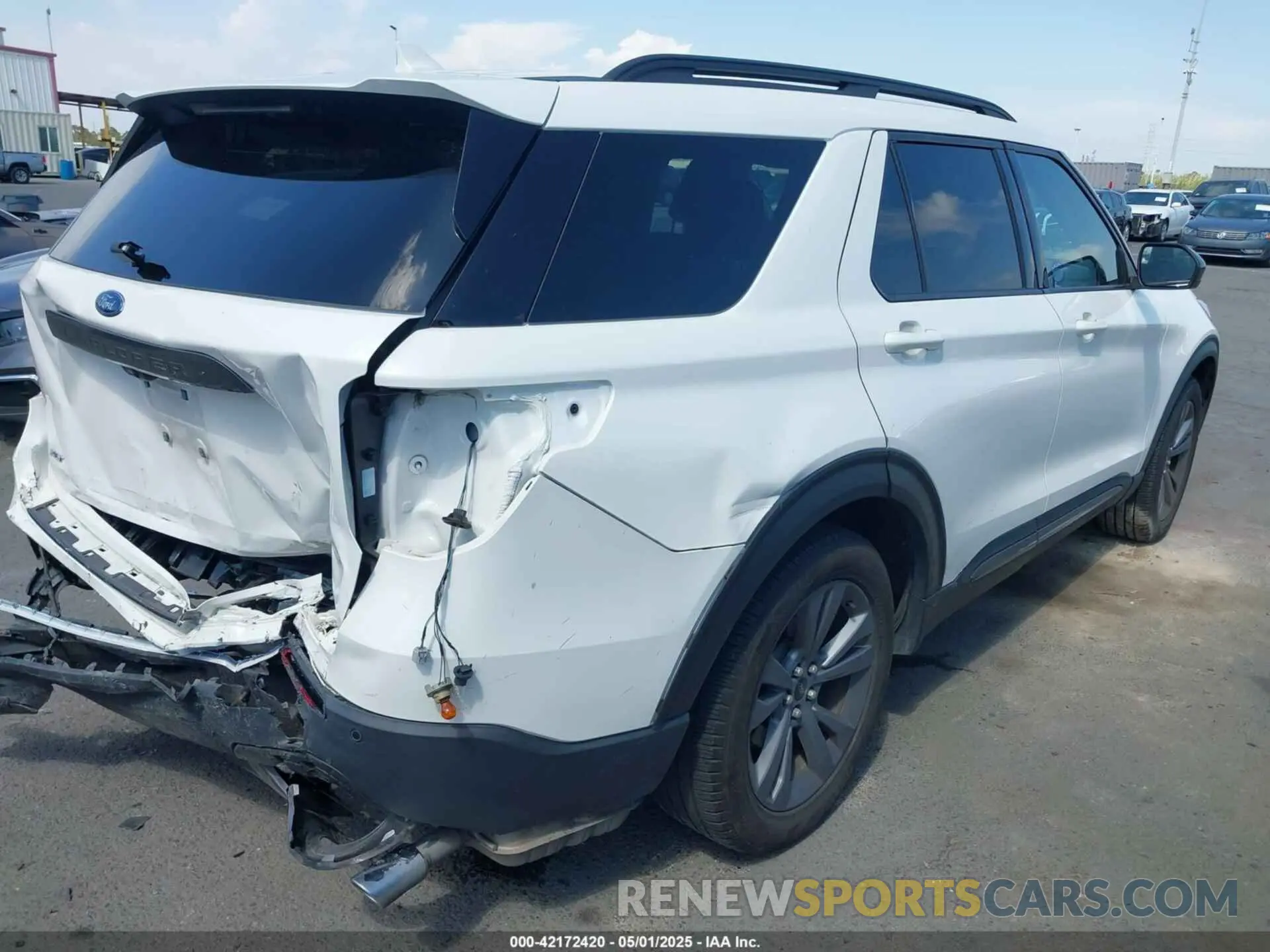 4 Photograph of a damaged car 1FMSK7DH7NGB11280 FORD EXPLORER 2022