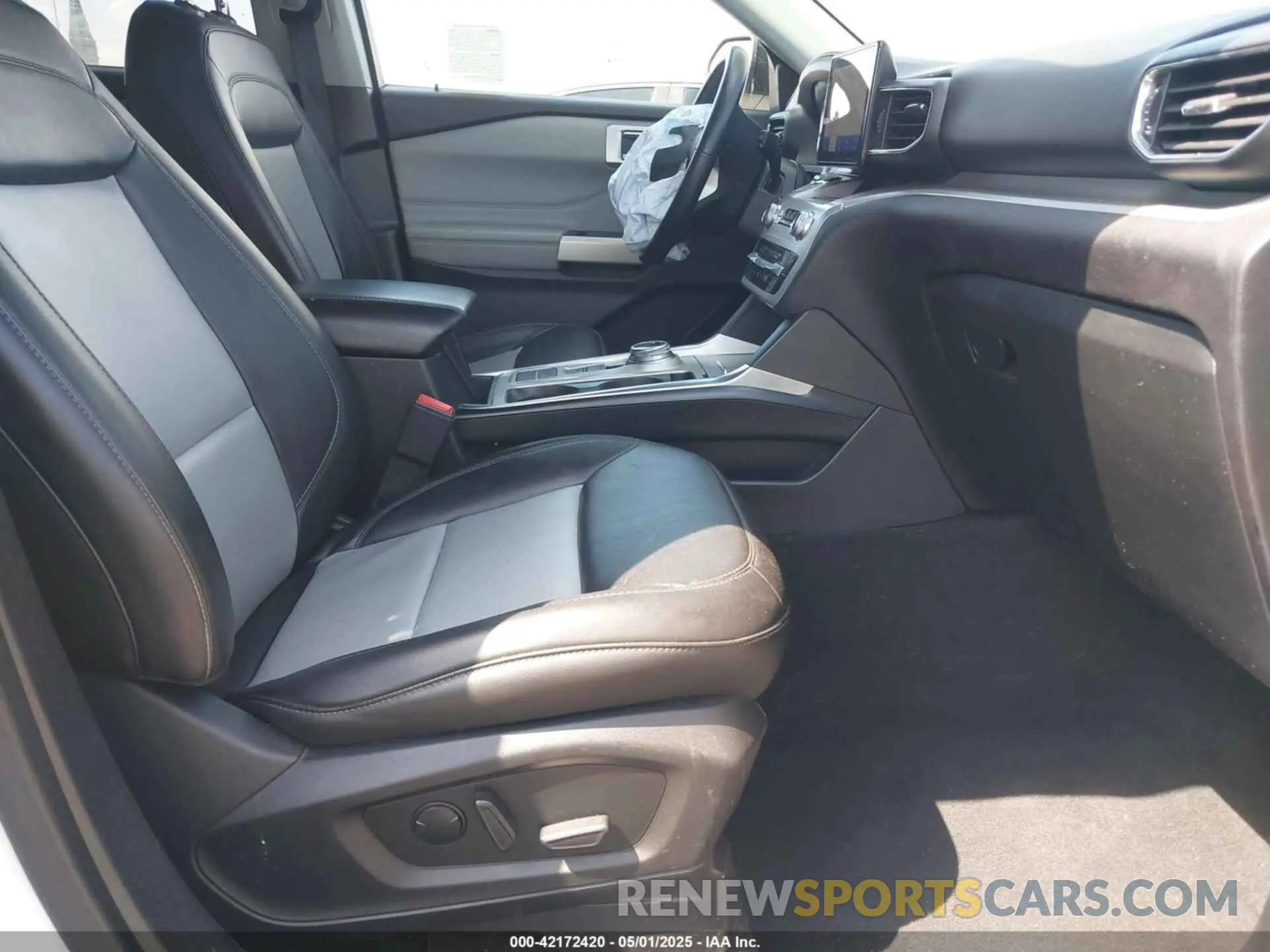 5 Photograph of a damaged car 1FMSK7DH7NGB11280 FORD EXPLORER 2022