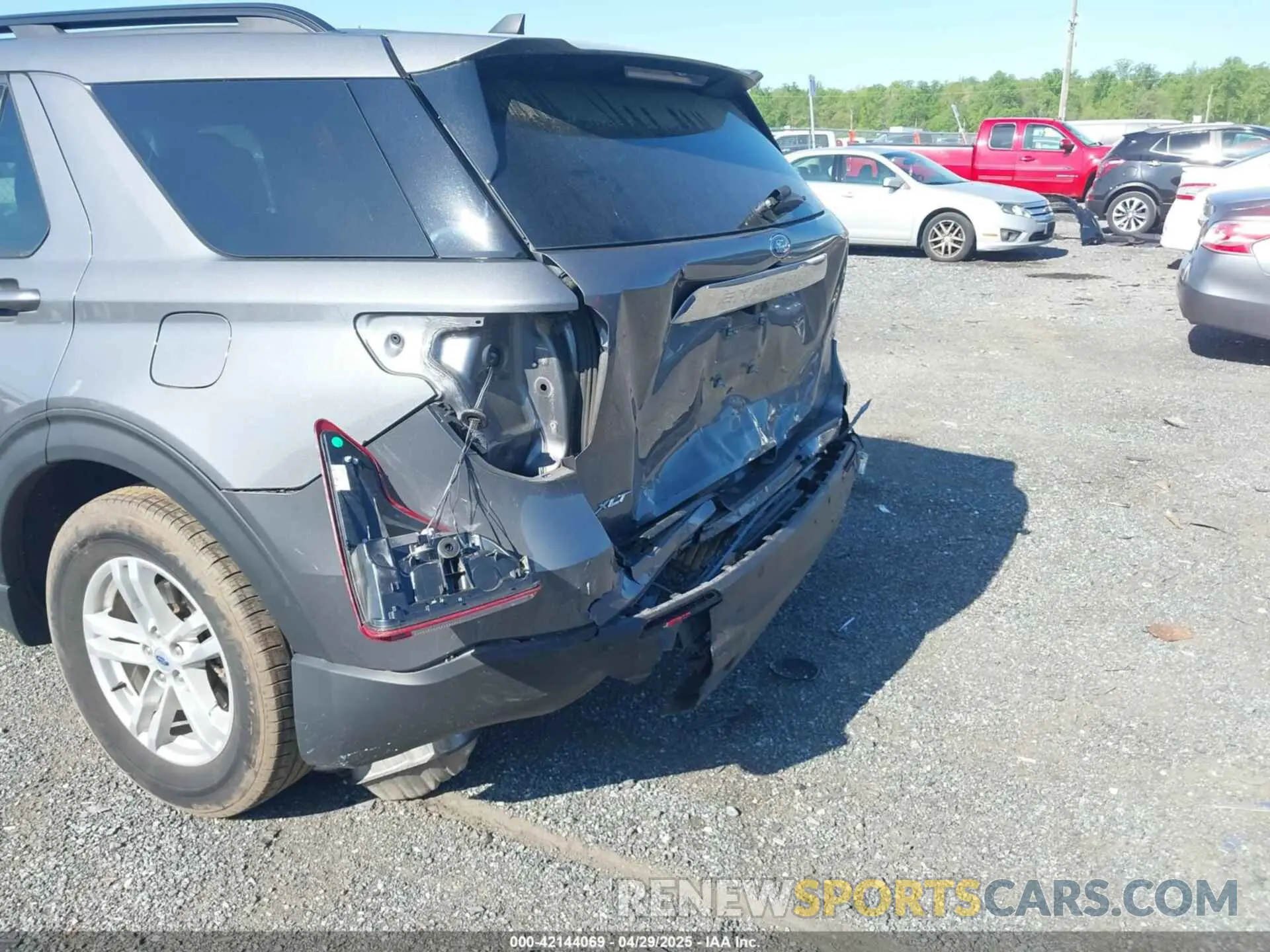 6 Photograph of a damaged car 1FMSK7DH7NGB67316 FORD EXPLORER 2022