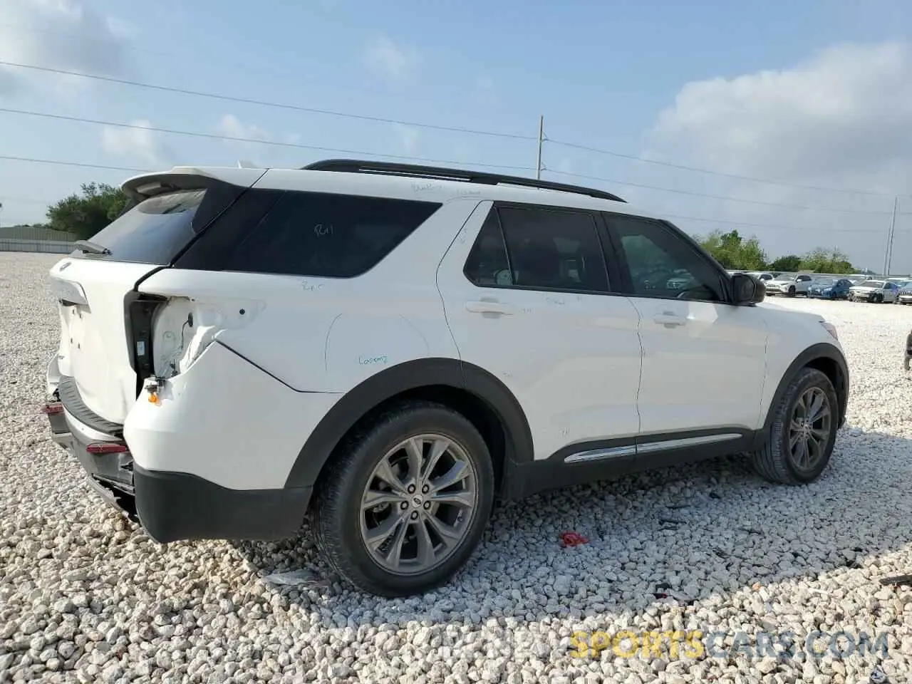 3 Photograph of a damaged car 1FMSK7DH7NGC28406 FORD EXPLORER 2022
