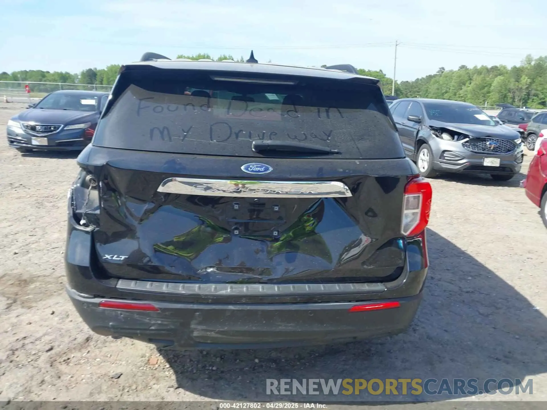 17 Photograph of a damaged car 1FMSK7DH8NGB09893 FORD EXPLORER 2022