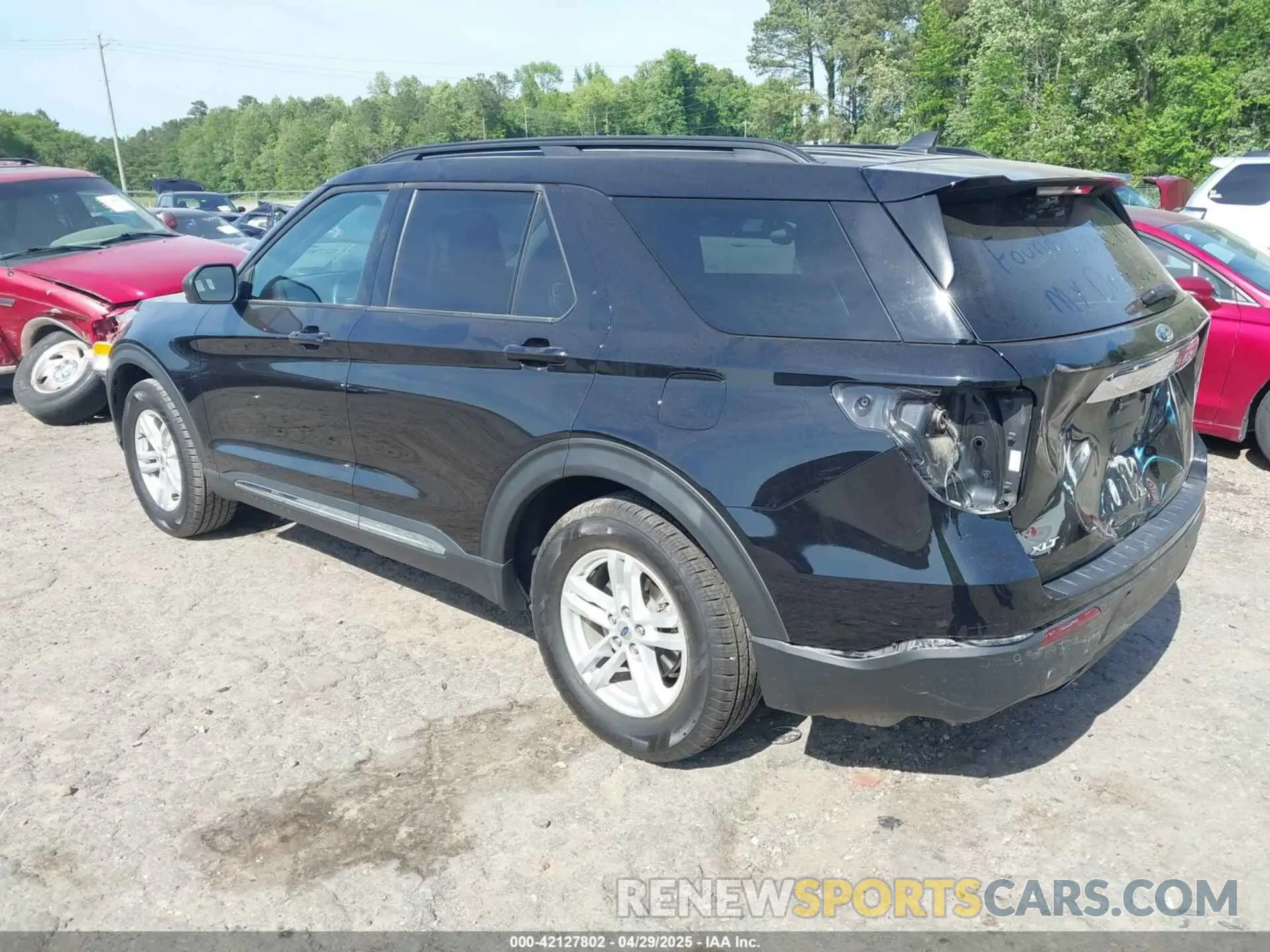3 Photograph of a damaged car 1FMSK7DH8NGB09893 FORD EXPLORER 2022