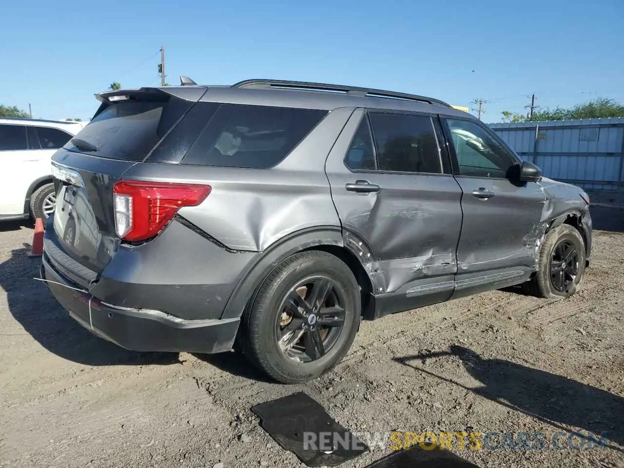 3 Photograph of a damaged car 1FMSK7DH9NGB24113 FORD EXPLORER 2022