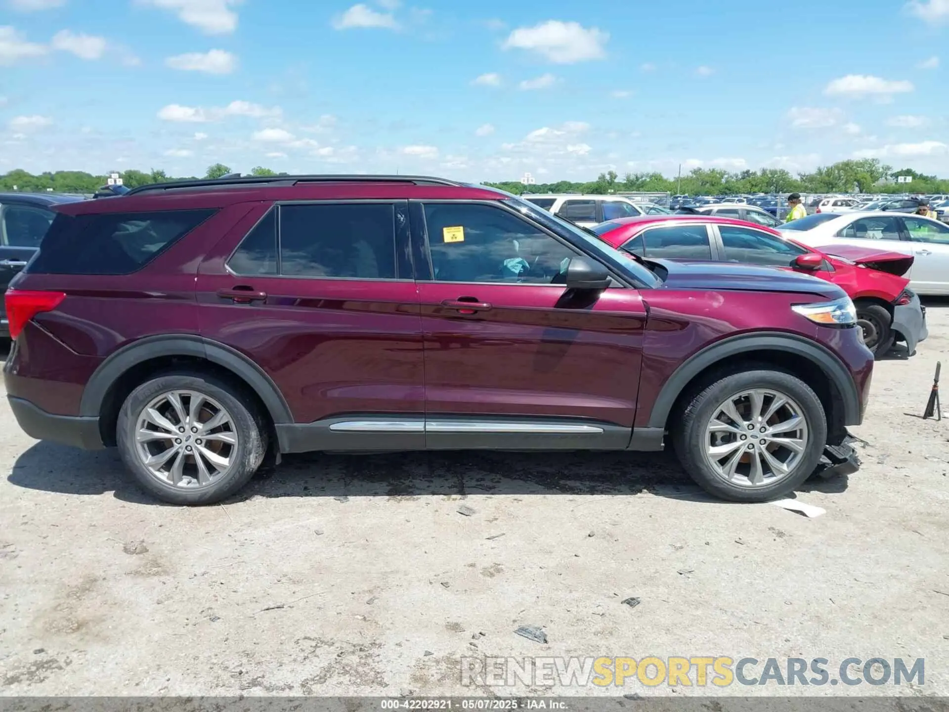 13 Photograph of a damaged car 1FMSK7DHXNGA33433 FORD EXPLORER 2022