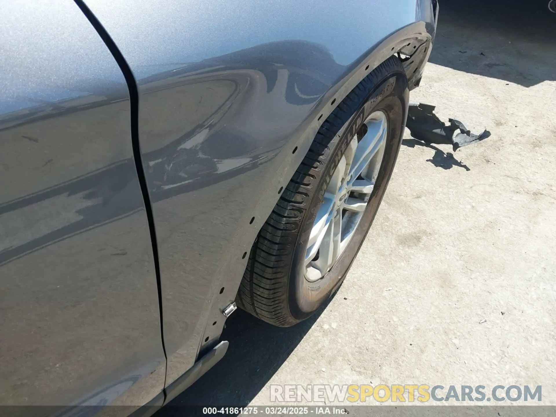 19 Photograph of a damaged car 1FMSK7DHXNGA44951 FORD EXPLORER 2022