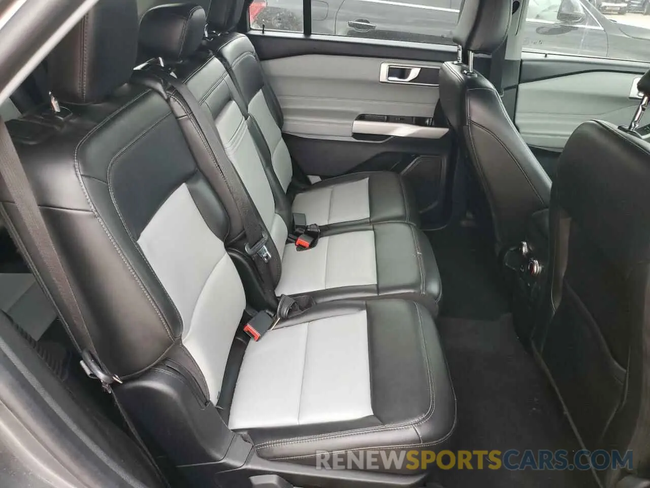 11 Photograph of a damaged car 1FMSK7DHXNGB12505 FORD EXPLORER 2022