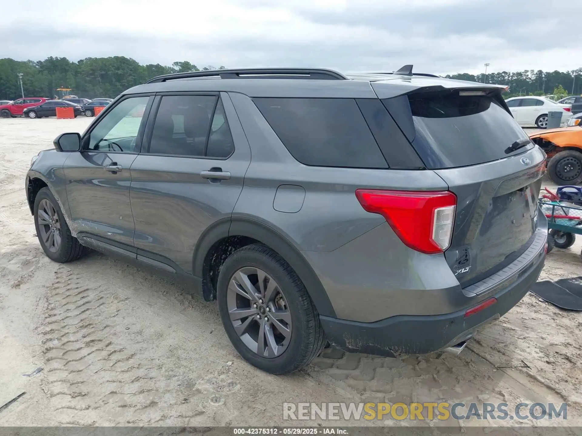 3 Photograph of a damaged car 1FMSK7DHXNGB36481 FORD EXPLORER 2022