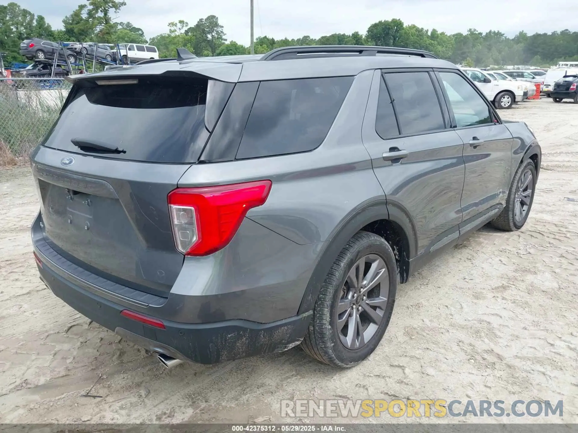 4 Photograph of a damaged car 1FMSK7DHXNGB36481 FORD EXPLORER 2022